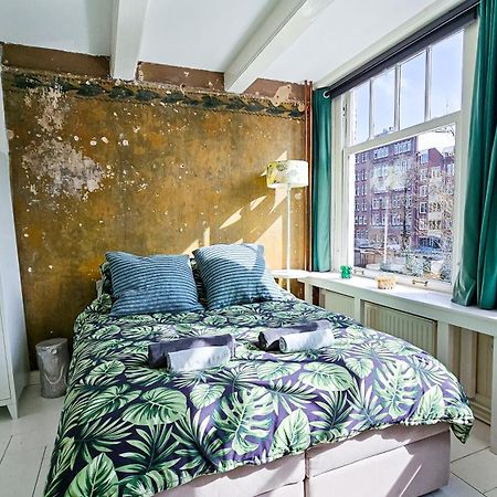 Large En-Suite Room In Historic Canalhouse From 1729 Amsterdam Exterior photo