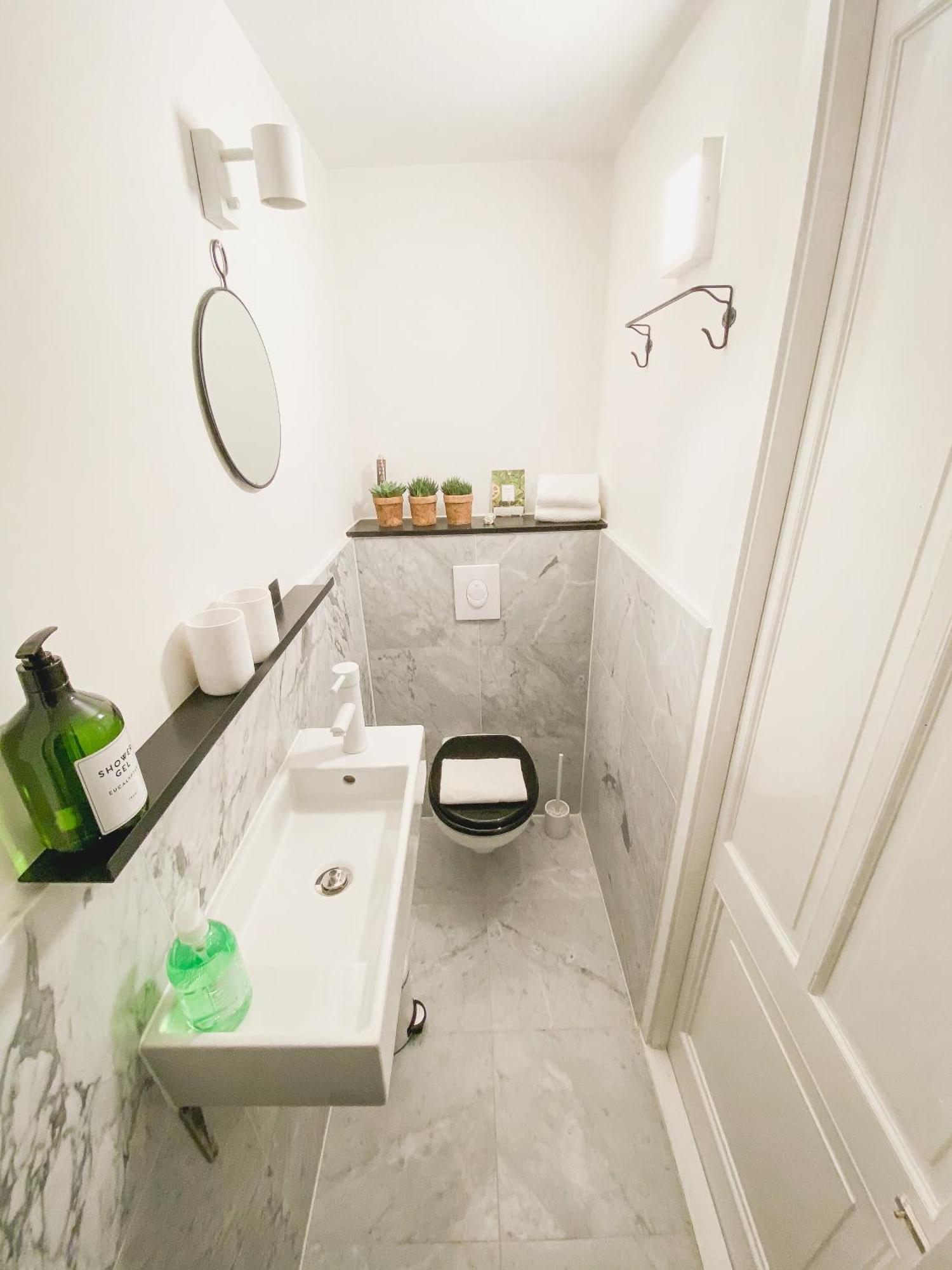 Large En-Suite Room In Historic Canalhouse From 1729 Amsterdam Exterior photo
