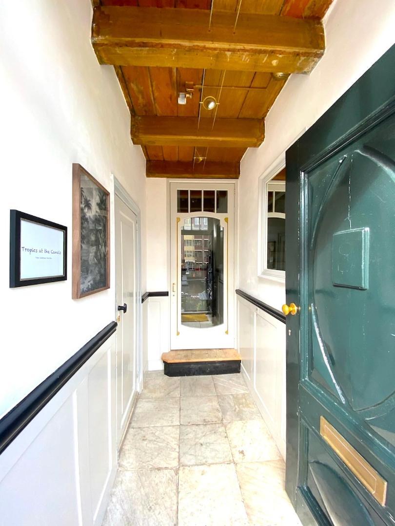 Large En-Suite Room In Historic Canalhouse From 1729 Amsterdam Exterior photo
