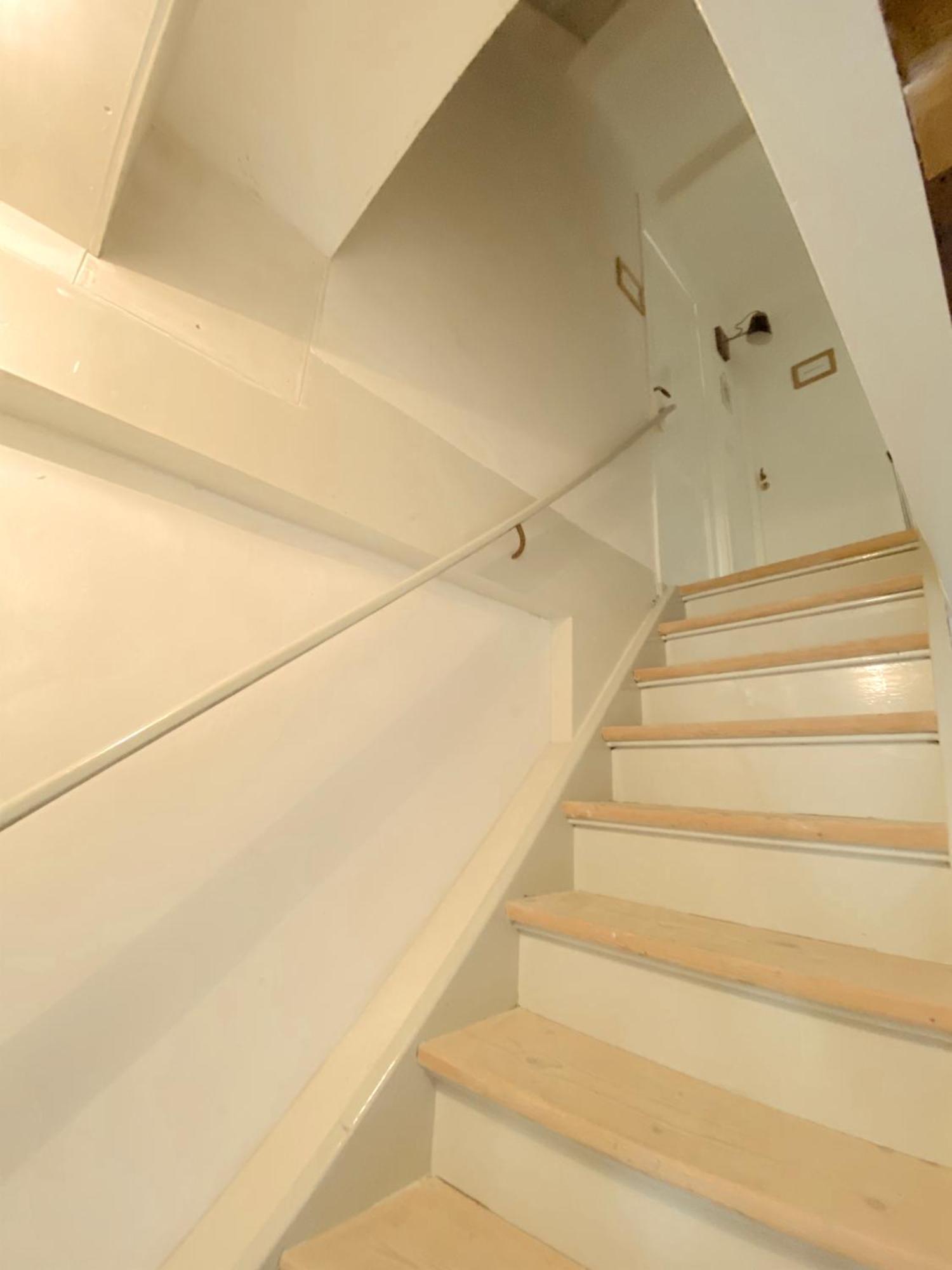 Large En-Suite Room In Historic Canalhouse From 1729 Amsterdam Exterior photo